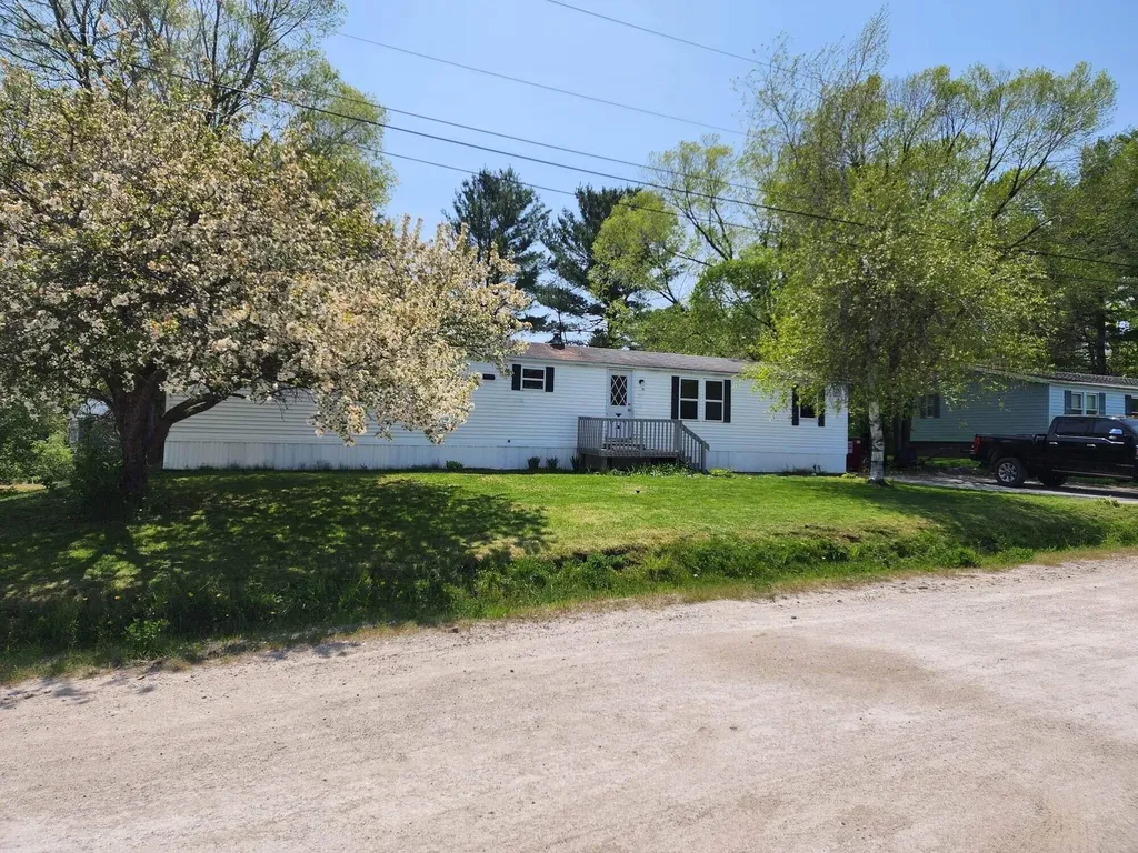 12 Leonov Lane Richmond ME 04357