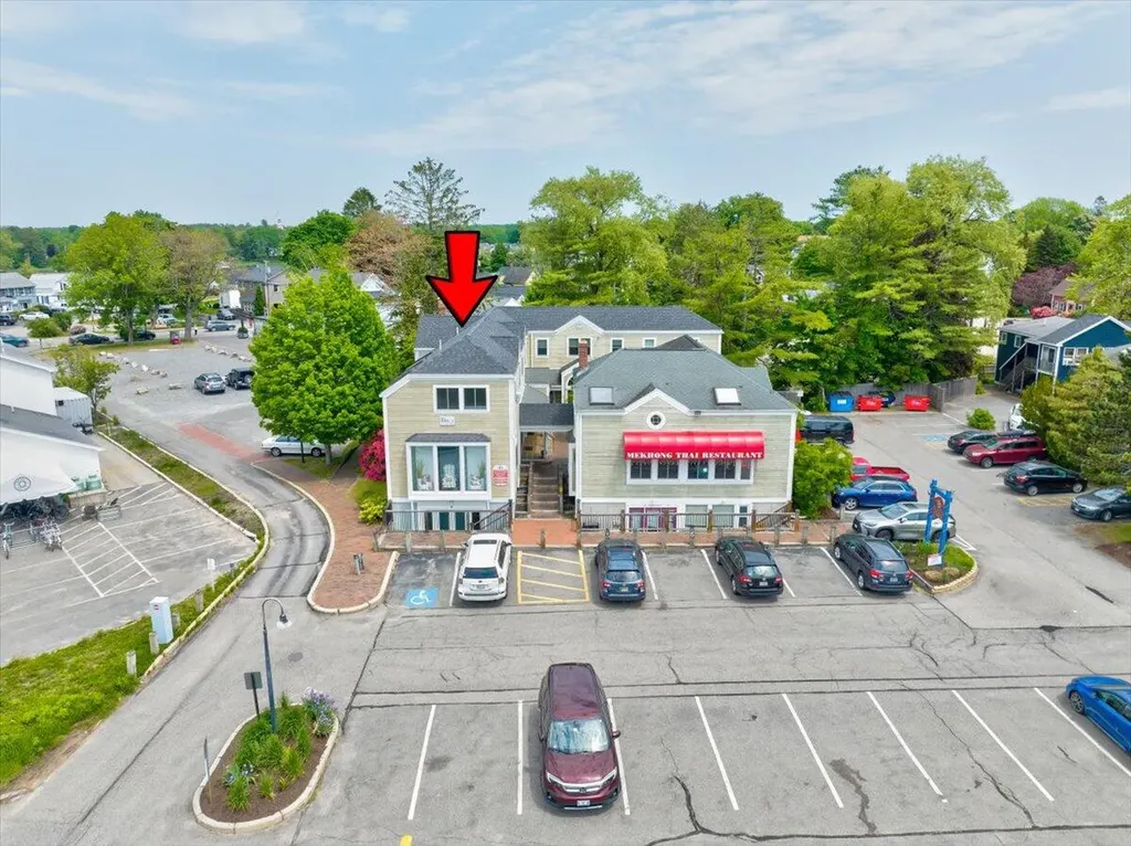 37 Western Avenue Kennebunk ME 04043