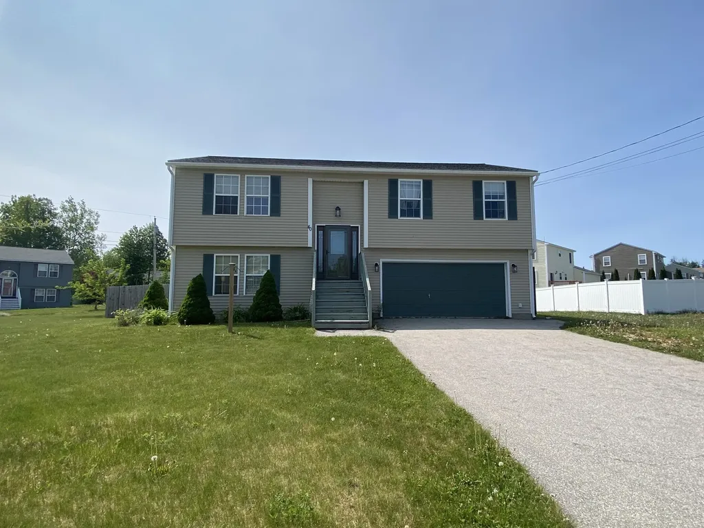 40 Briarwood Drive Bangor ME 04401