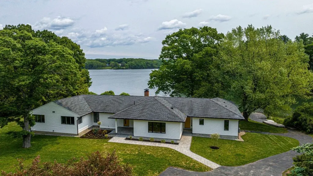 13 Ox Point Drive Kittery ME 03904
