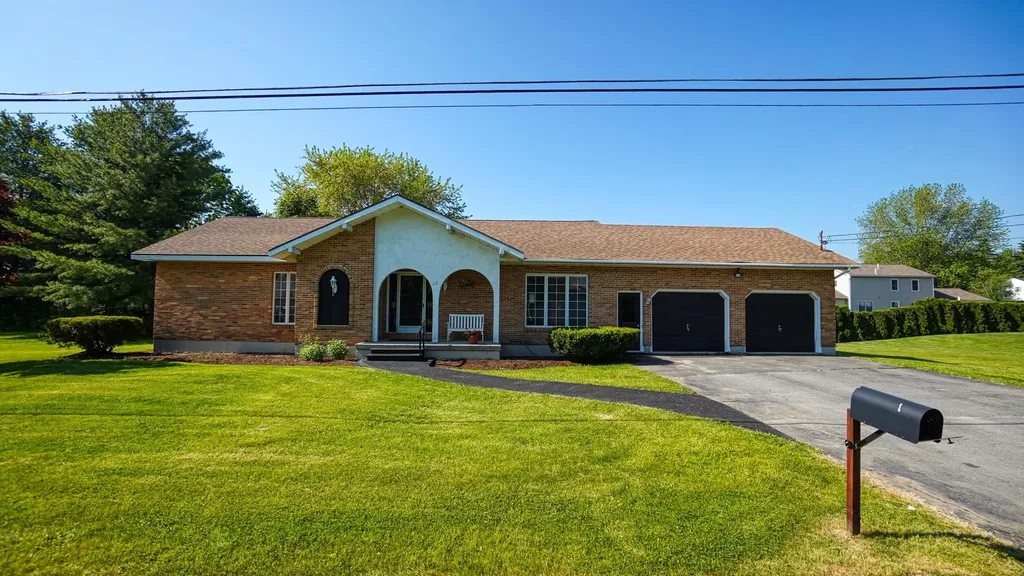 12 Clearview Avenue Waterville ME 04901