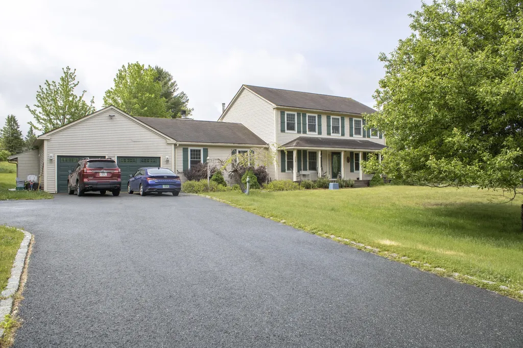 12 Boulder Cove Way Lamoine ME 04605