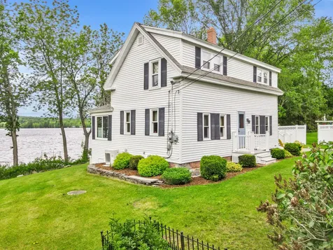 1074 Lakeview Drive China ME 04358
