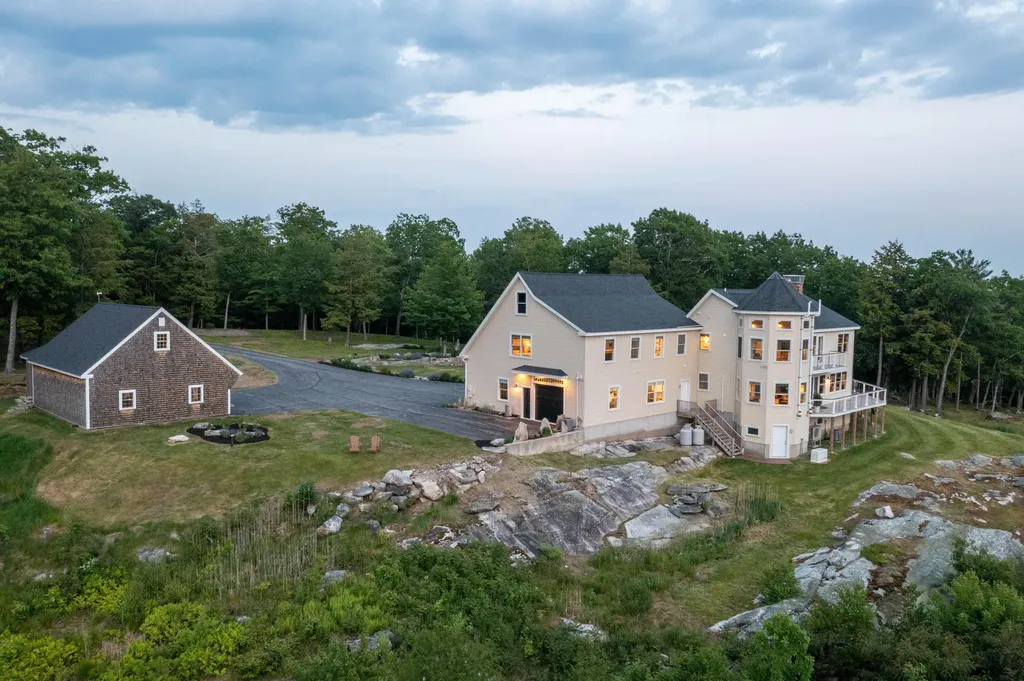 37 Lords Way Windham ME 04062