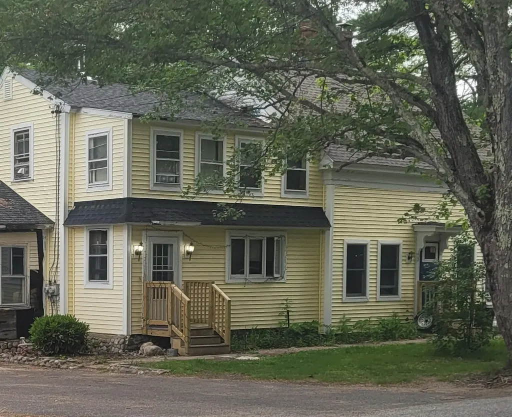 40 Turkey Lane Buxton ME 04093