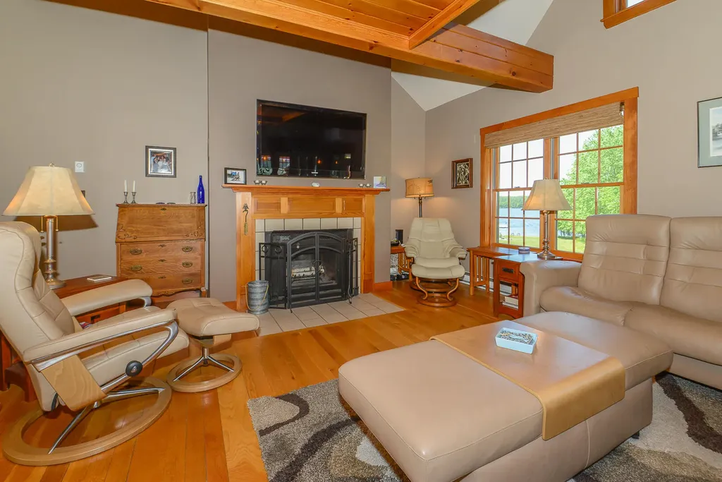 7 Guinevere Court Naples ME 04055