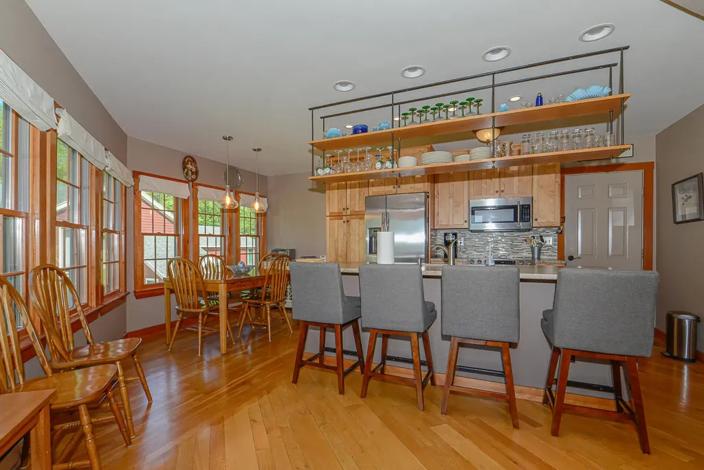 7 Guinevere Court Naples ME 04055