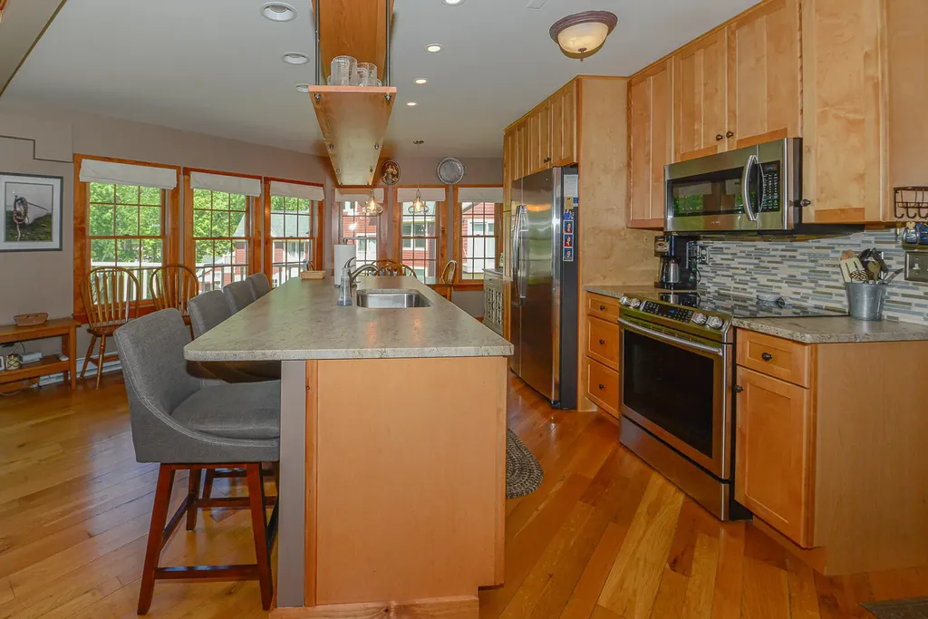 7 Guinevere Court Naples ME 04055