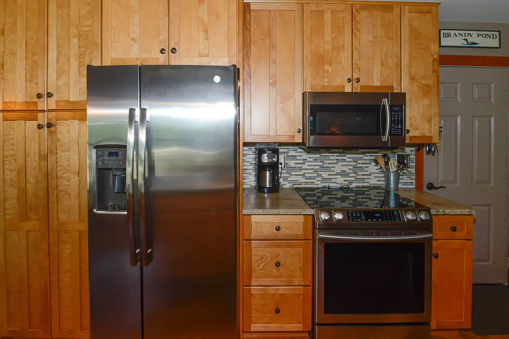 7 Guinevere Court Naples ME 04055