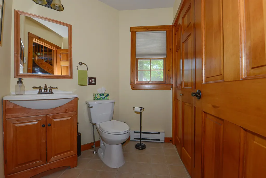 7 Guinevere Court Naples ME 04055