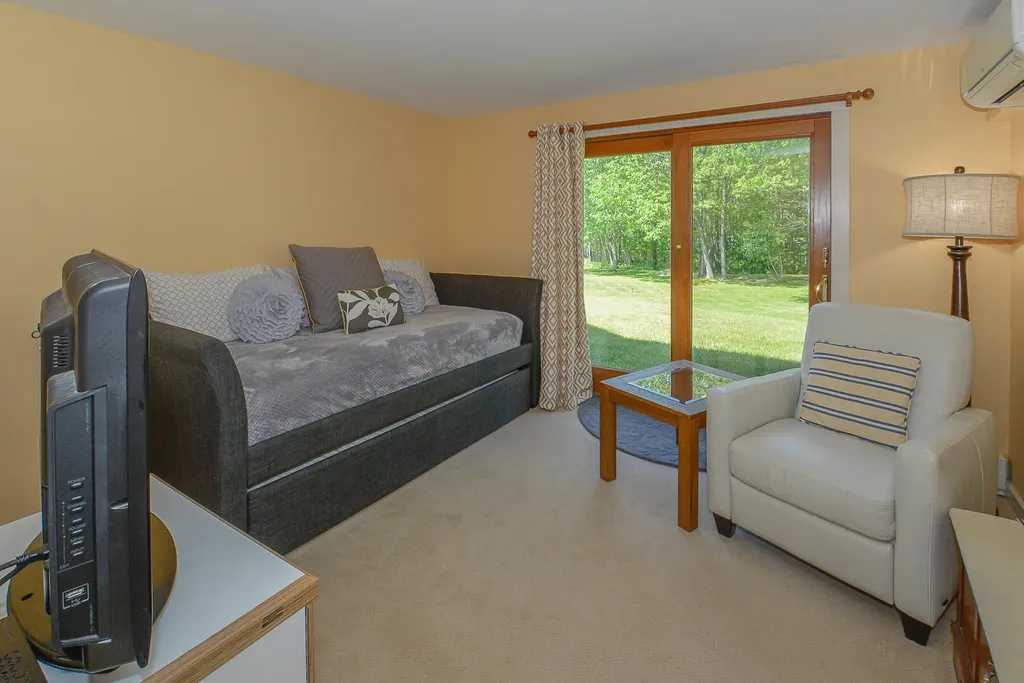 7 Guinevere Court Naples ME 04055