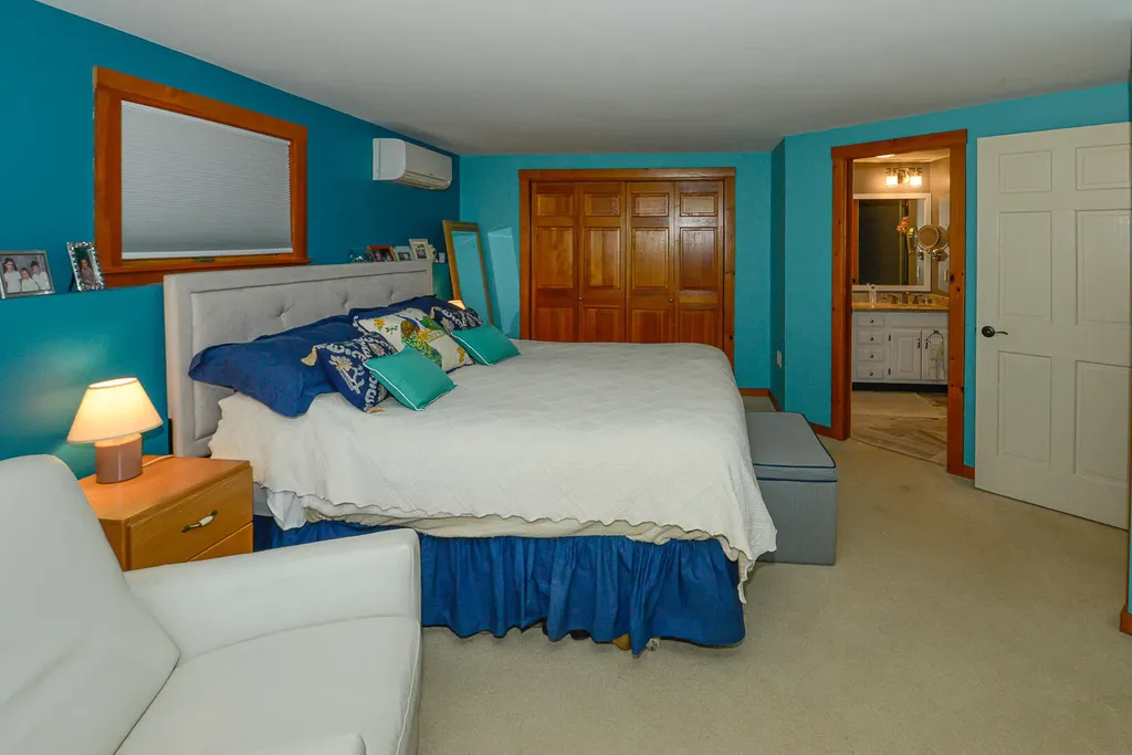 7 Guinevere Court Naples ME 04055
