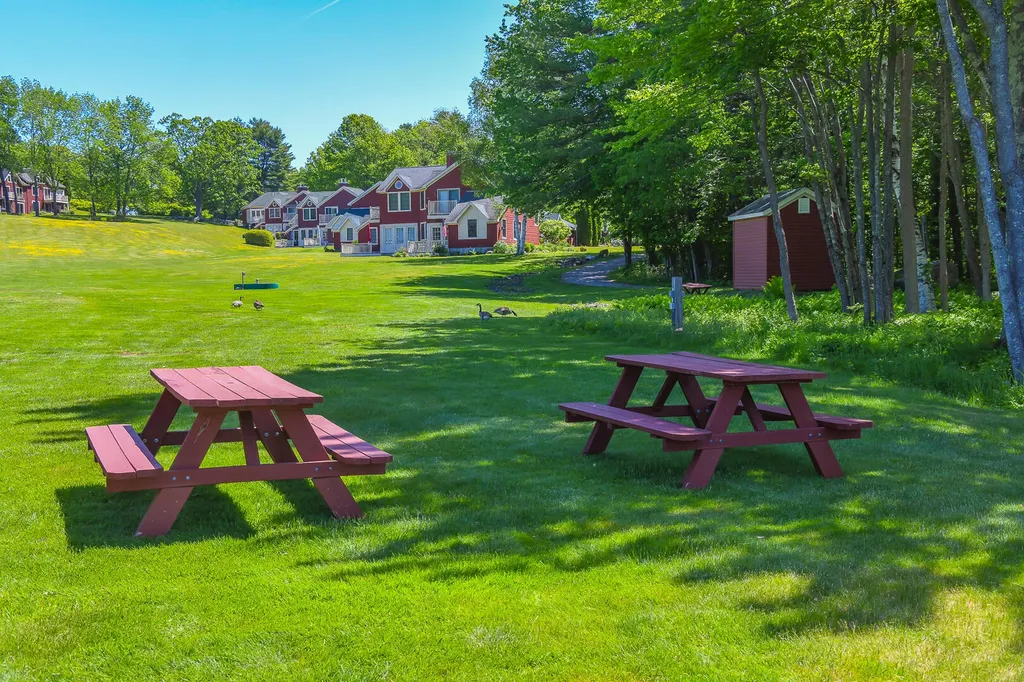 7 Guinevere Court Naples ME 04055