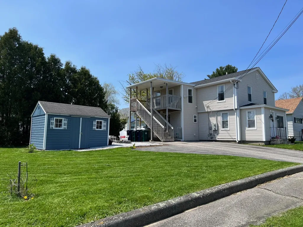 28 Dupont Avenue Biddeford ME 04005