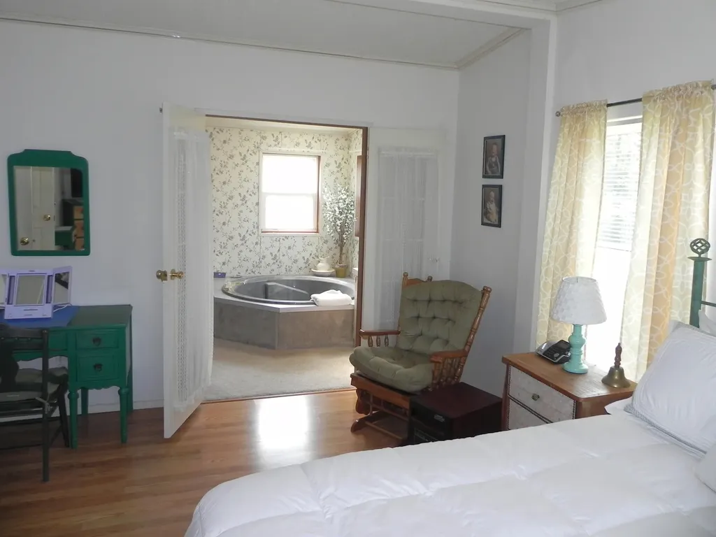 6 Captains Lady Lane Lubec ME 04652