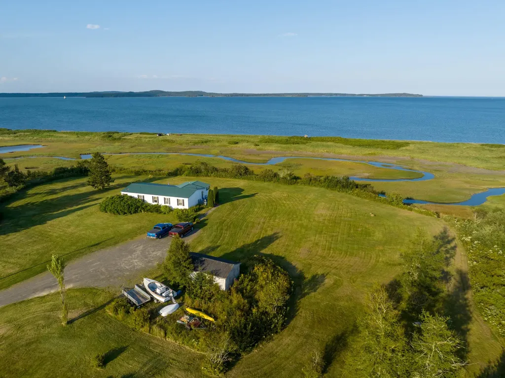 6 Captains Lady Lane Lubec ME 04652