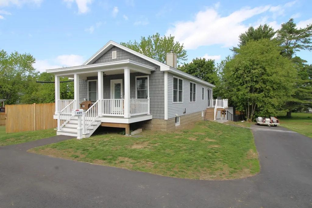 224 Cook Street Auburn ME 04210