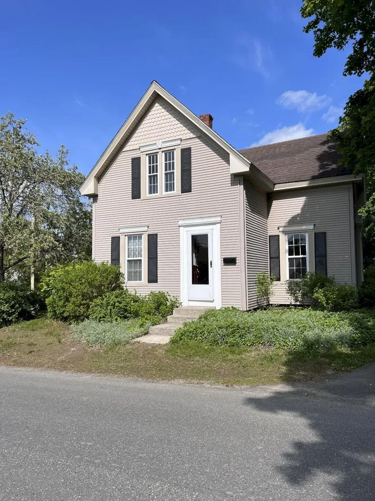 2 Bailey Street Skowhegan ME 04976
