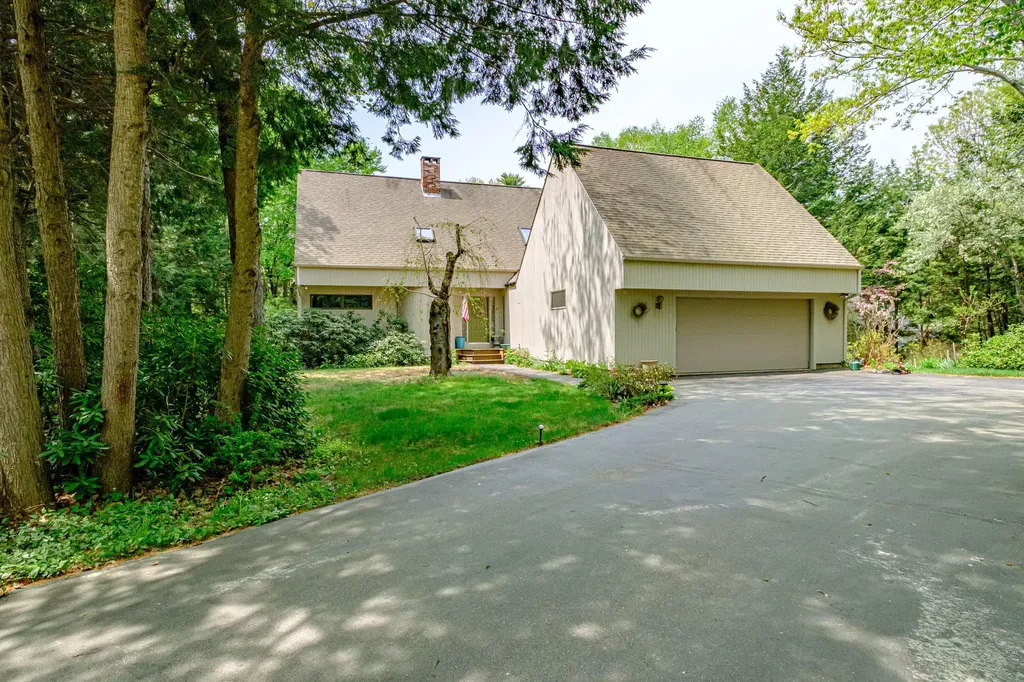 21 Meadow Crossing Drive Gorham ME 04038