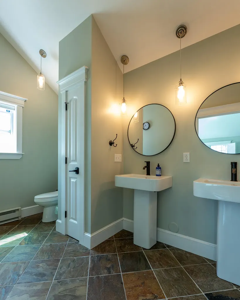 7 Michelle Lane Rockport ME 04856