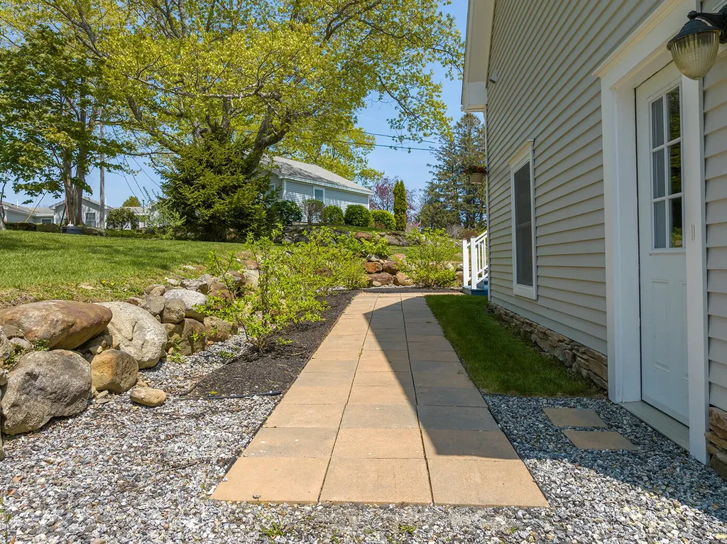 7 Michelle Lane Rockport ME 04856