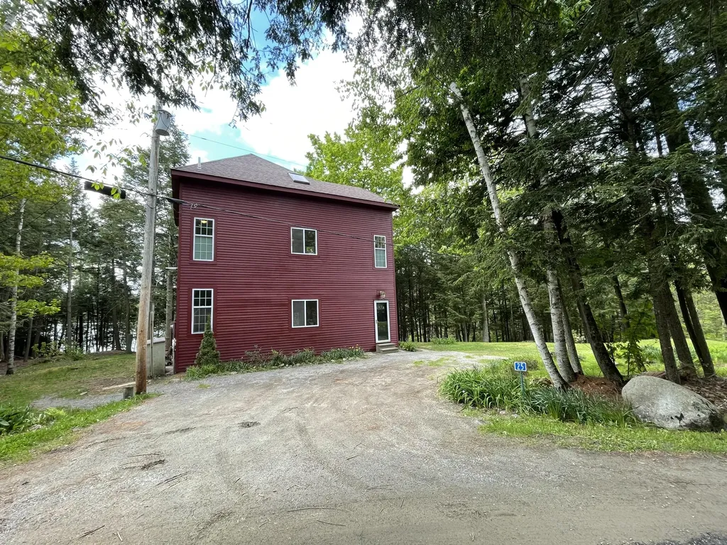 25 Loon Lane Plymouth ME 04969