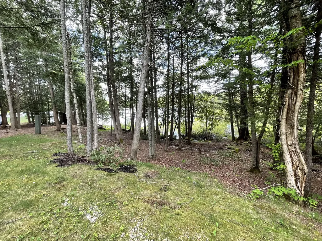 25 Loon Lane Plymouth ME 04969