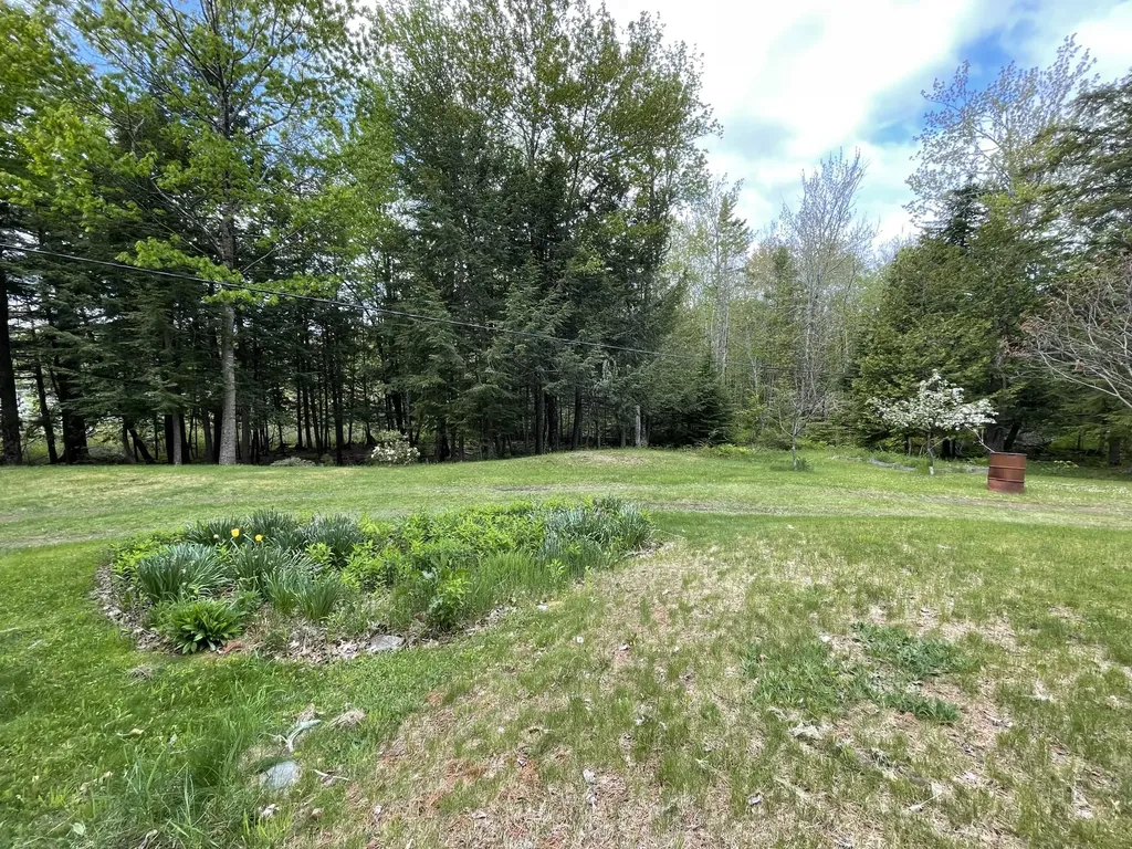 25 Loon Lane Plymouth ME 04969