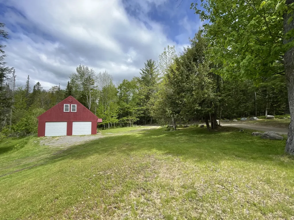 25 Loon Lane Plymouth ME 04969