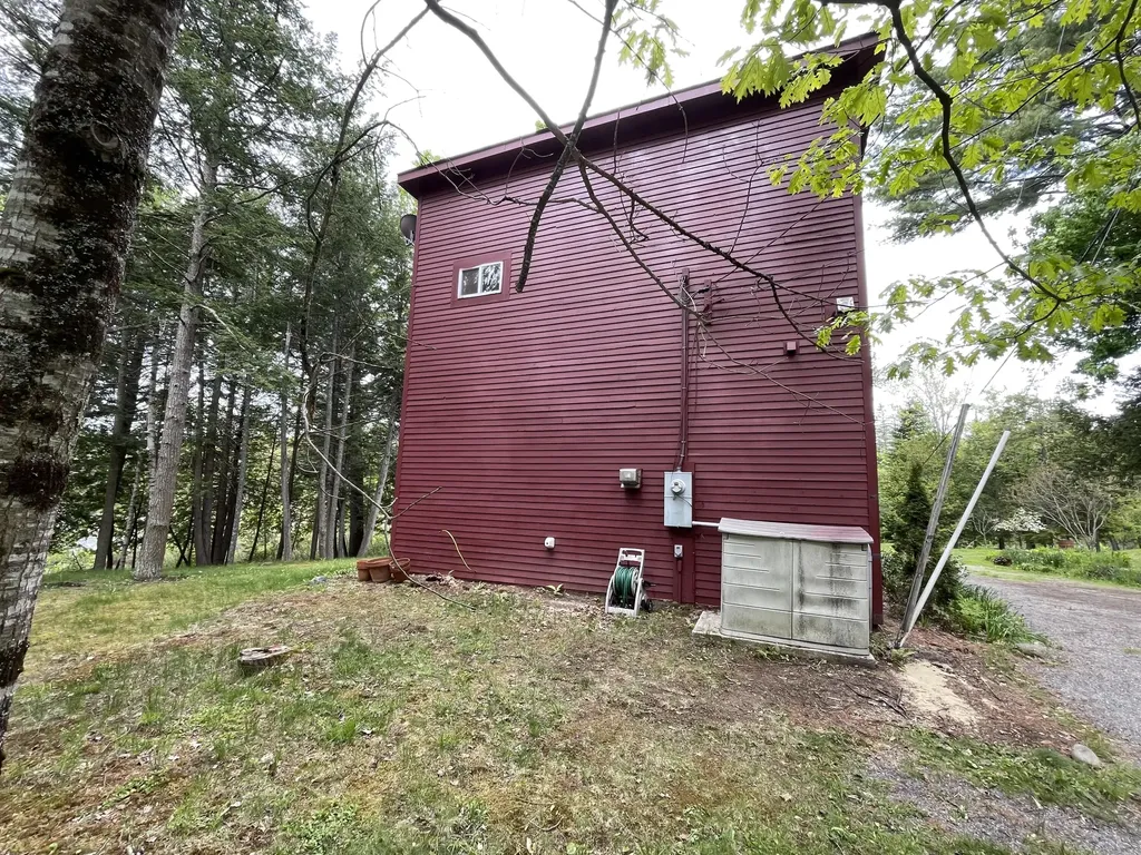 25 Loon Lane Plymouth ME 04969