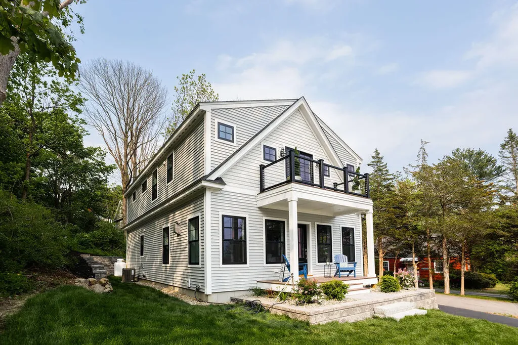 119 Whipple Road Kittery ME 03904