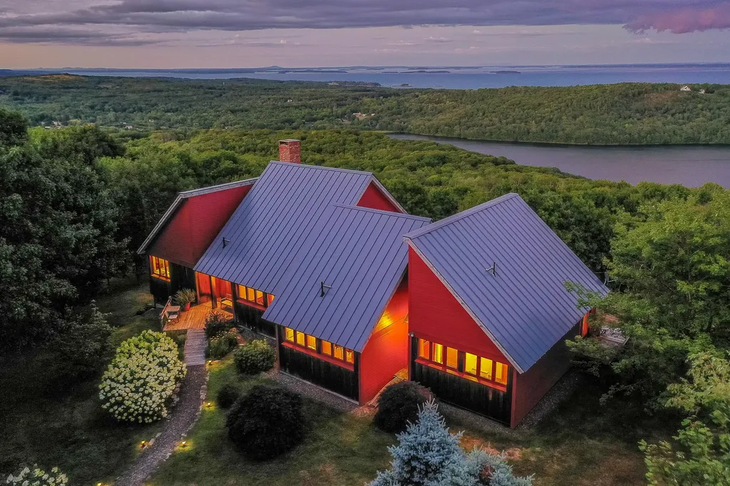 11 Sunrise Summit Rockland ME 04841