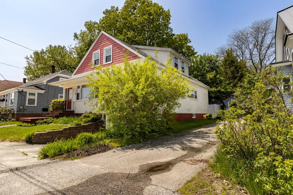 14 Bellegarde Avenue Lewiston ME 04240