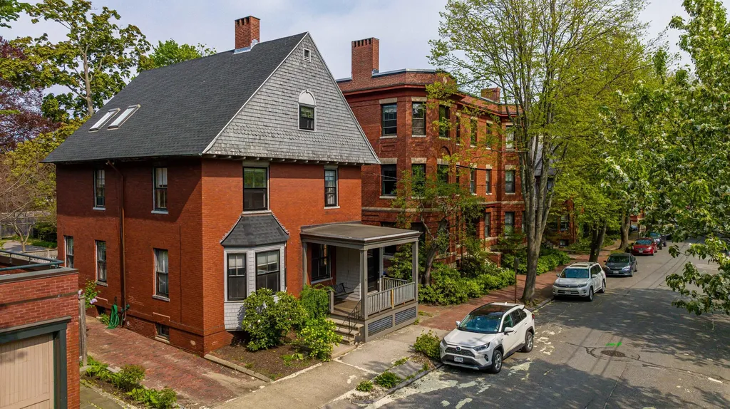 90 Neal Street Portland ME 04102