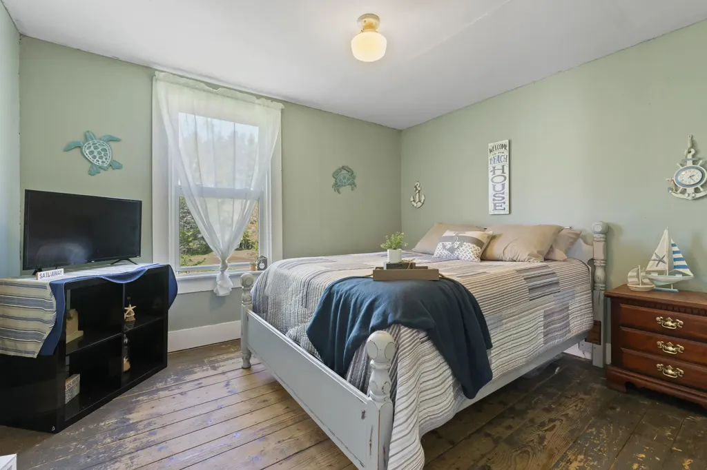 35 Pleasant Street Milo ME 04463