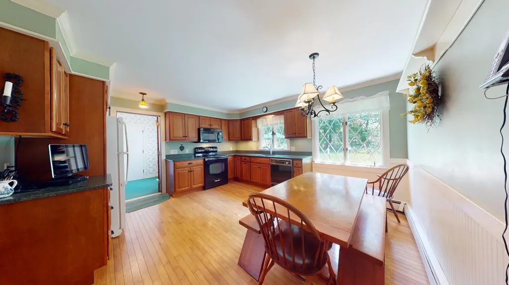 385 East Avenue Lewiston ME 04240
