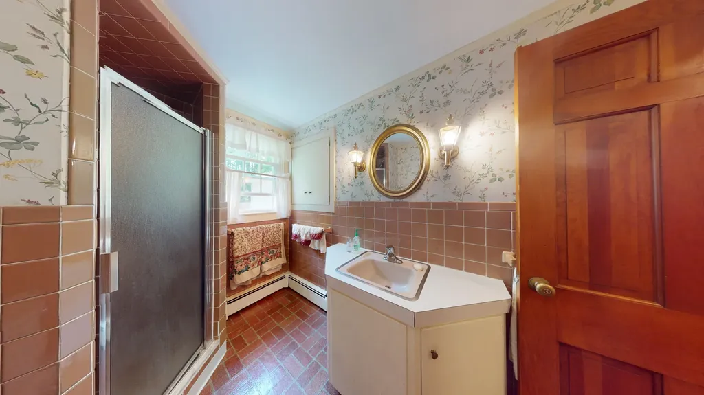 385 East Avenue Lewiston ME 04240