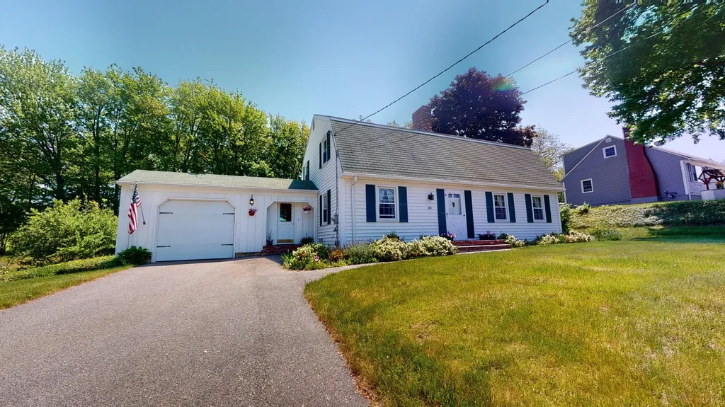 385 East Avenue Lewiston ME 04240