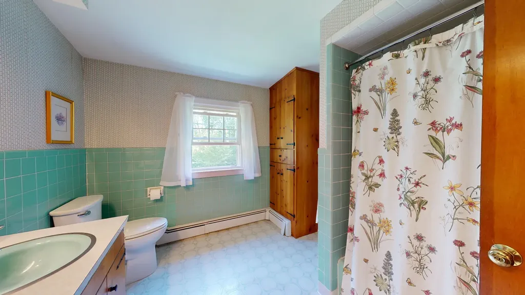 385 East Avenue Lewiston ME 04240