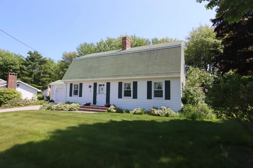 385 East Avenue Lewiston ME 04240