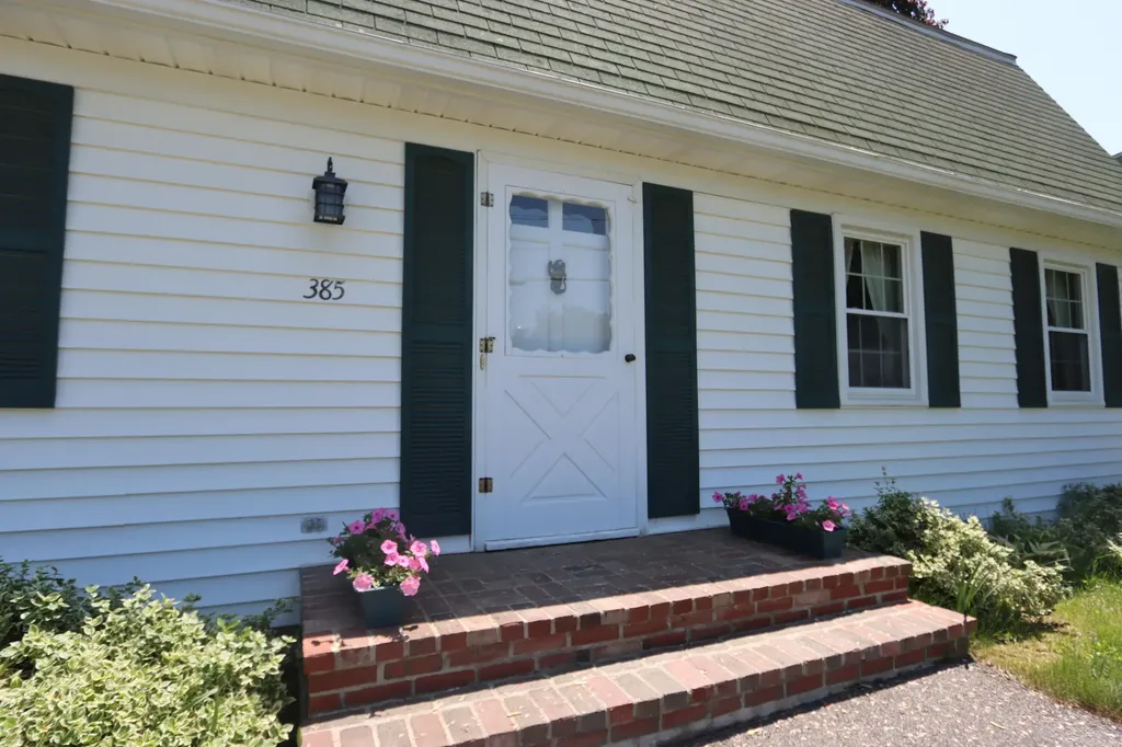 385 East Avenue Lewiston ME 04240