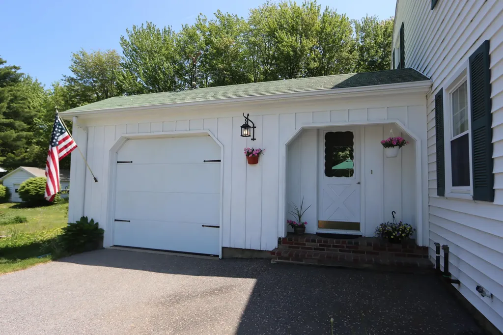 385 East Avenue Lewiston ME 04240