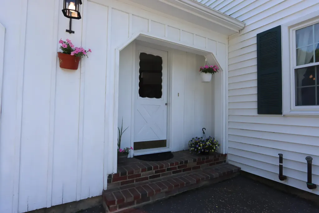 385 East Avenue Lewiston ME 04240