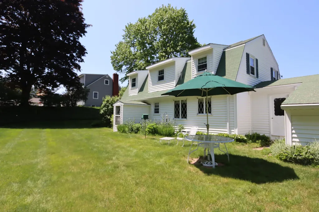385 East Avenue Lewiston ME 04240