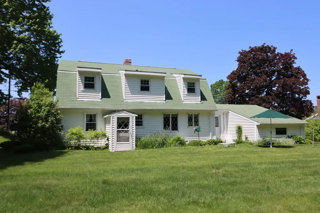 385 East Avenue Lewiston ME 04240