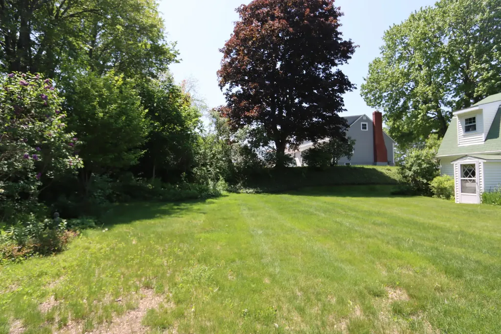 385 East Avenue Lewiston ME 04240