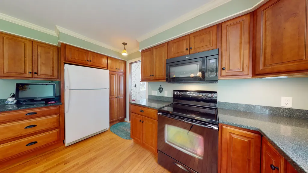 385 East Avenue Lewiston ME 04240