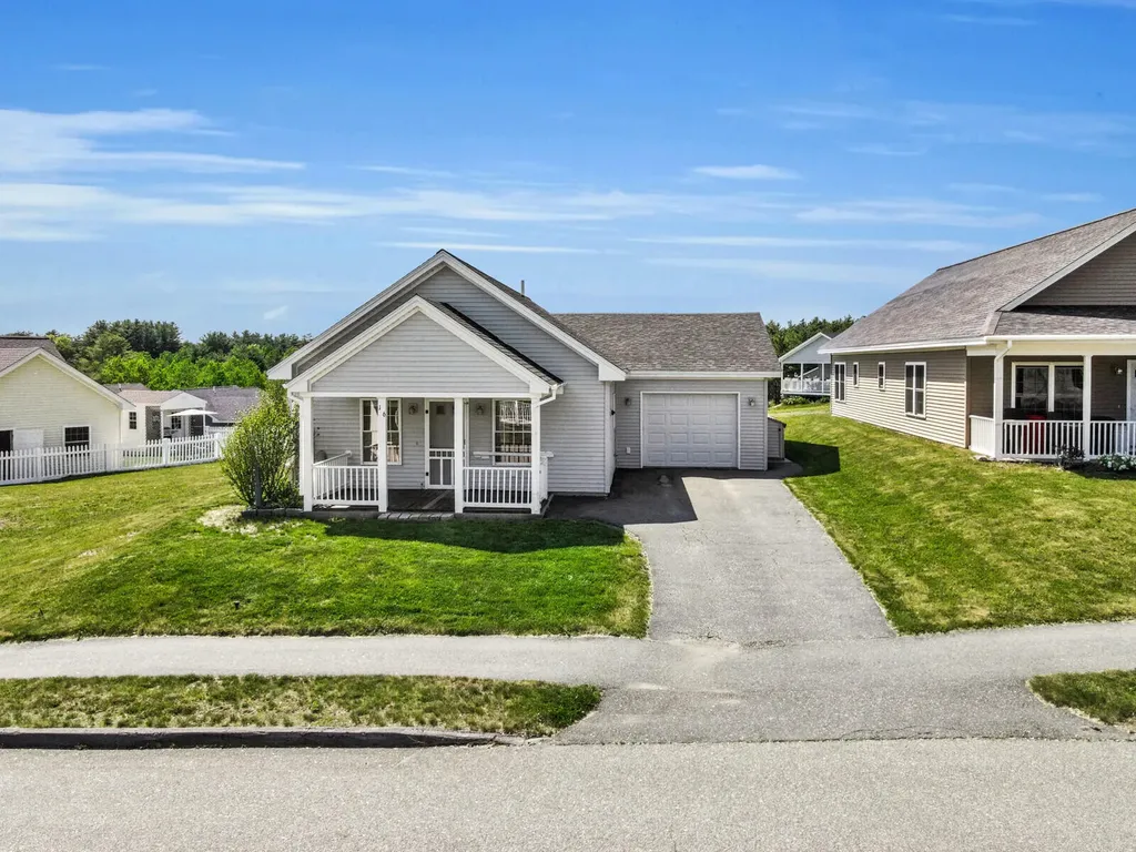 16 Village Circle Augusta ME 04330