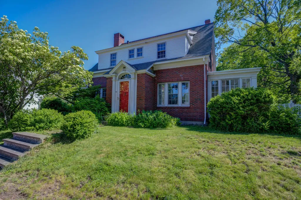 39 North Street Saco ME 04072
