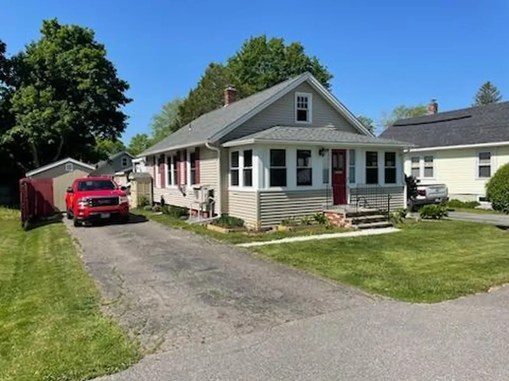 19 Kineo Street Bangor ME 04401